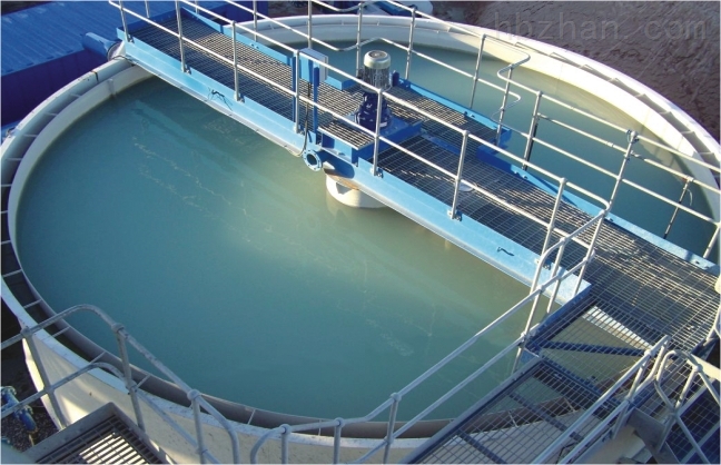 地衛(wèi)環(huán)?？萍糋ZX型中心傳動(dòng)刮吸泥機(jī)工作原理